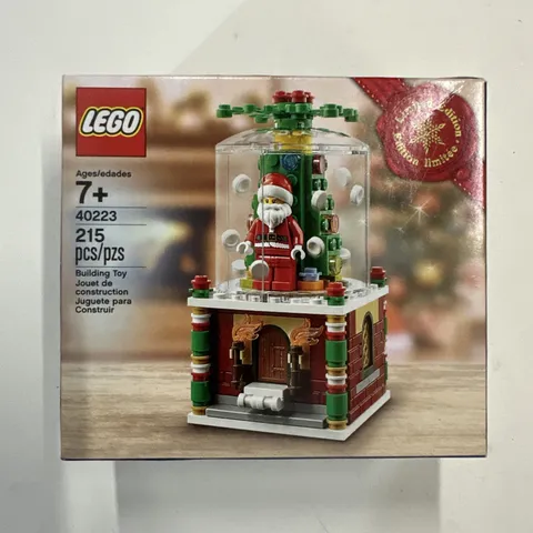 Lego 40223 Seasonal Snowglobe Santa Limited edition - NEW