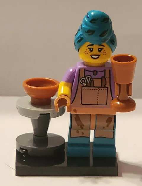 LEGO Minifigures Potter with Plant Potting Tools - Series 24 - 71037
