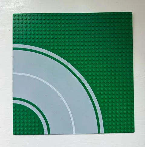 LEGO 613p01 30281 Curved Road Baseplate 32x32 Green Vintage Town 6321