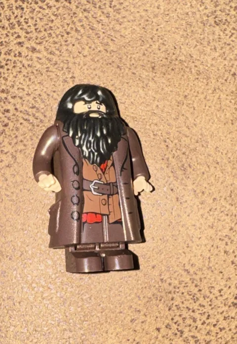 LEGO Rubeus Hagrid Minifigure Vintage Harry Potter Yellow Head hp009