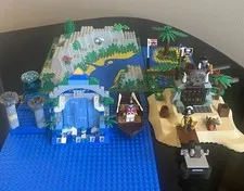 Lego Pirates Lot - Baseplates Minifigs