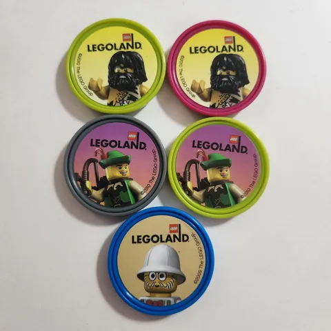 Legoland Windsor Resort UK Lego Pop Badge Lot Set of 5 Robin Hood Blue Gray 2010