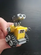 LEGO Ideas: Wall-E Minifigure