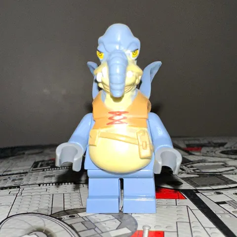 Watto - Sand Blue, Printed Head, Dark Bluish Gray Hands SW0325 from set 7962.