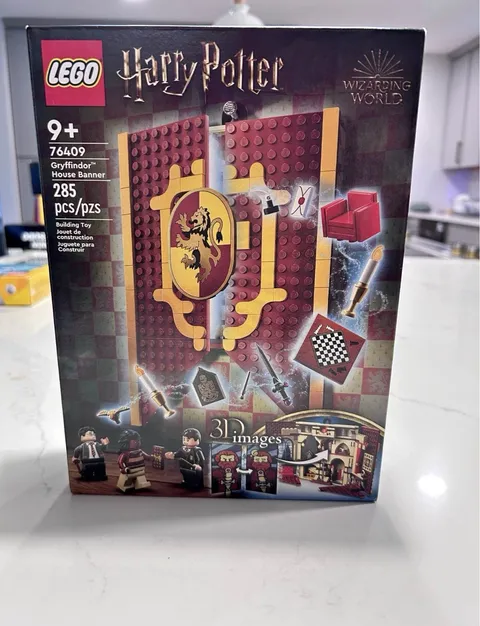 LEGO Harry Potter Gryffindor House Banner 76409 285 pcs Ages 9+ 3D Images