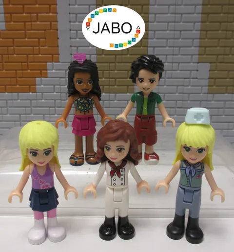 ( T10 / 1 / 5 ) Lego Friends 5 figures minifigures