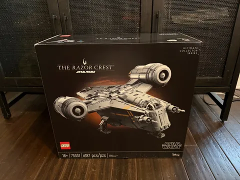 LEGO Star Wars the Razor Crest UCS Model Starship 75331 BRAND NEW SEALED