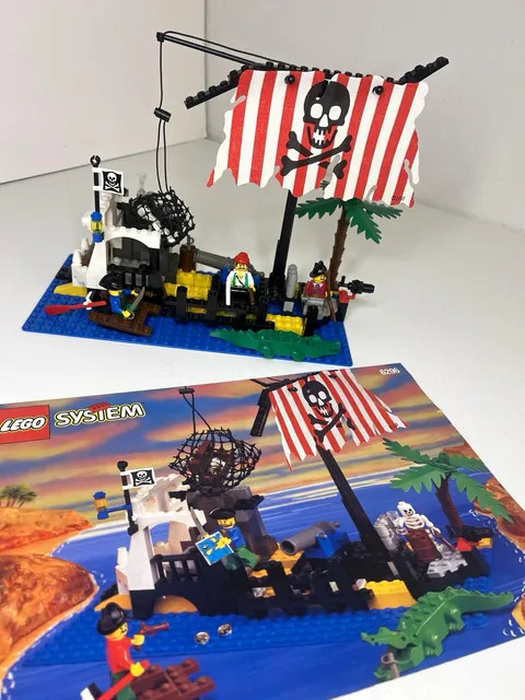LEGO Pirates 6296 Shipwreck Island 216 pcs Complete Set Vintage Age 8-12 no box