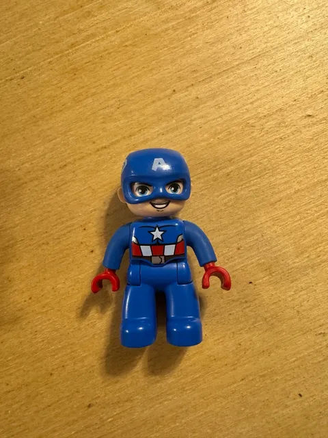 LEGO DUPLO Captain America Figure