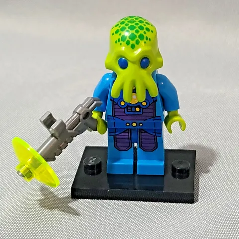 Lego CMF Series 13 Minifigure Complete Set col13-7 Alien Trooper