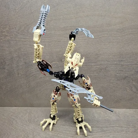 Lego Bionicle Glatorian Legends Vorox Figure Set 8983 - Nearly Complete