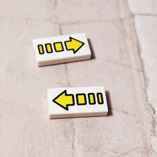 LEGO Arrow Lot of 2 Printed Yellow White Right Left Exit Enter Signs Outpost
