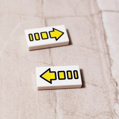 LEGO Arrow Lot of 2 Printed Yellow White Right Left Exit Enter Signs Outpost