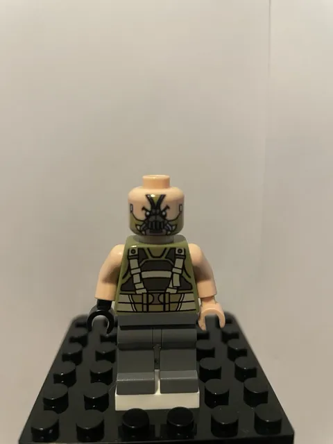 Lego Bane Minifigure Light Nougat Head DC Super Heroes Dark Knight sh062