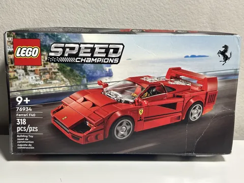LEGO SPEED CHAMPIONS 76934 Ferrari F40 Red Racecar NEW IN Damaged Box.