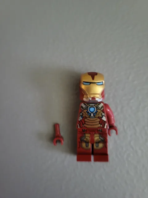 Lego Iron man Mark 17 Minifigure Missing Arm but has hand no cracks