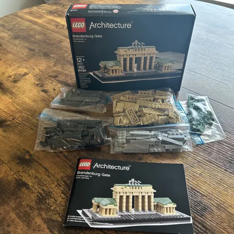 LEGO Architecture 21011 Brandenburg Gate 362pc w/ Box & Instructions