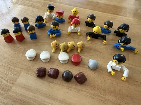 Vintage Lego Lot Of Homemaker Figure Parts.