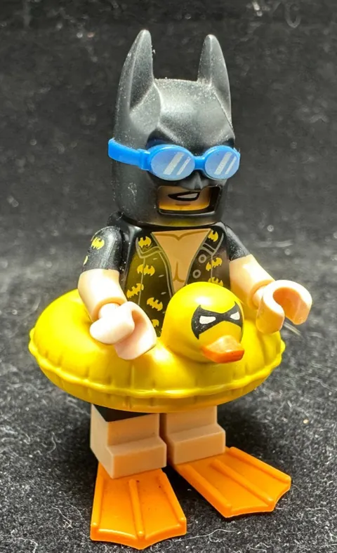 The LEGO Batman Movie Series 1 Vacation Batman Minifigure 71017 FREE SHIPPING!