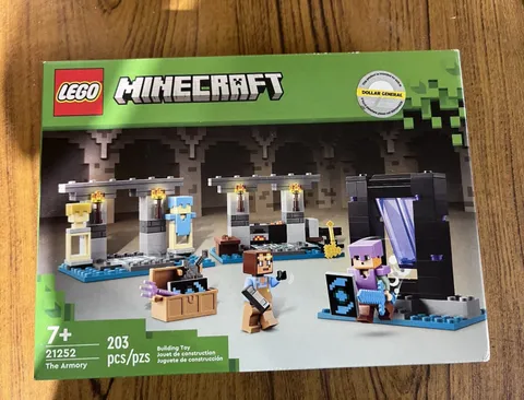LEGO Minecraft The Armory 21252 Complete Set Boxed 203pc Age 7+