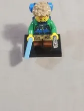 Lego Minifigure - Hiker Explorer - Lego CMF Series 16 71013