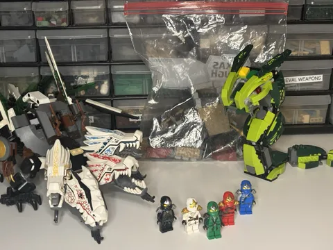 LEGO NINJAGO: Epic Dragon Battle 9450 2/3 builds mostly complete +ZX Ninjas Rare