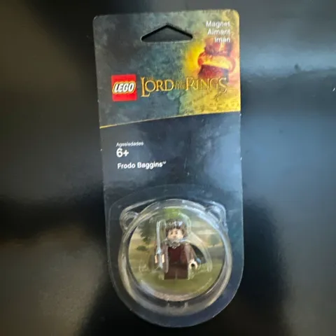 LEGO The Lord of the Rings Frodo Baggins Magnetic Minifigure Magnet 850681