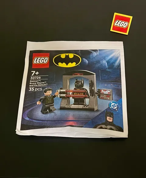 LEGO Batman Bruce wayne & Batsuit European Paper Packaging Exclusive New/Sealed