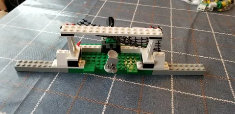 LEGO SOCCER SET # 3409 ~~Lot of LEGO parts~ ENTIRE SOCCER GOAL ASSEMBLY!