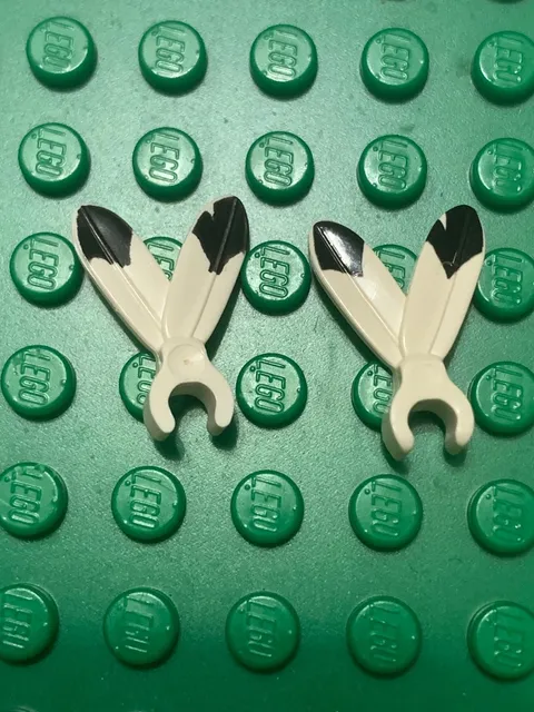 LEGO® MiniFigure Indian White Plume Feathers BlackTips.