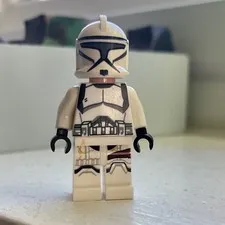 LEGO Star Wars Clone Trooper Minifigure White Armor Helmeted Figure