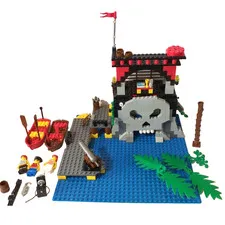 LEGO 6279 Skull Island Pirates Captain Redbeard 1995