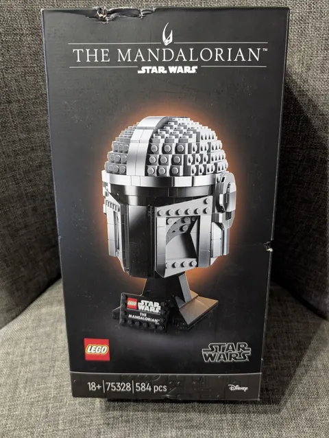 LEGO Star Wars 75328 The Mandalorian Helmet - NEW SEALED Minor box damage