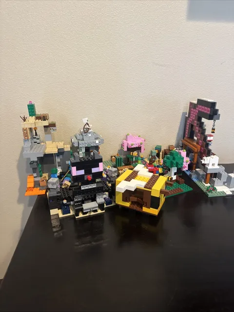 Huge Lego Minecraft Lot- Over 1600 Total Pieces -Used And New