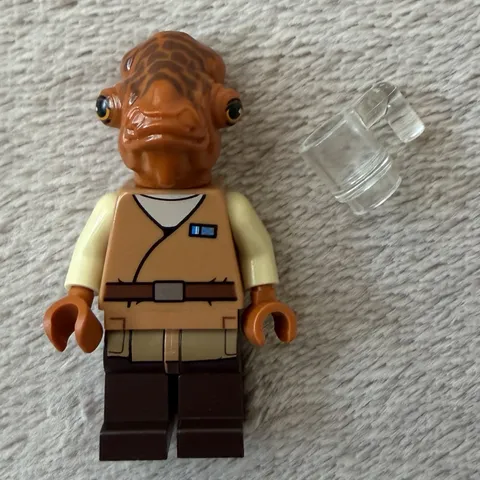 LEGO x Star Wars: Admiral Ackbar - Medium Nougat Robe (SW0719 / 75140)