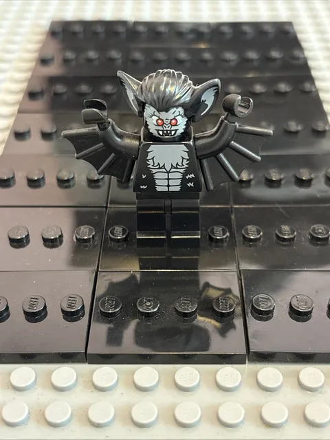 Lego Vampire Bat Series 8 Collectible Minifigure 8833 CMF Monster Dracula