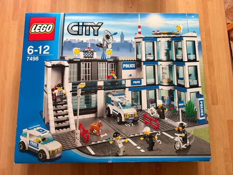 Lego City 7498 Police Station NEW SEALED