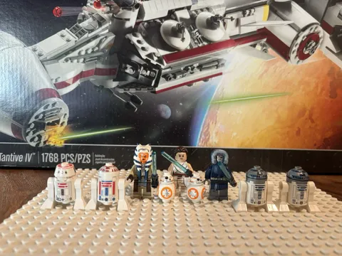 LEGO Star Wars Minifigure Lot w/ Ahsoka, Rey, Anakin, and Their Droids 