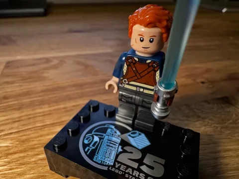 LEGO Star Wars SW1377 Cal Kestis Minifig from Set 75394 With 25 Years Stand New