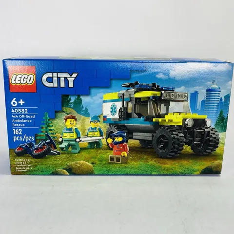 New! LEGO 40582 City 4X4 Off-Road Ambulance Rescue Set First Responder