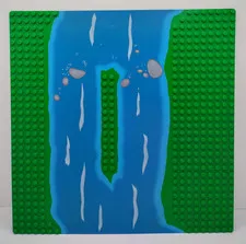 LEGO Baseplate Base Plate 6552 Rocky River Island 32x32 Green Blue Water 309p02