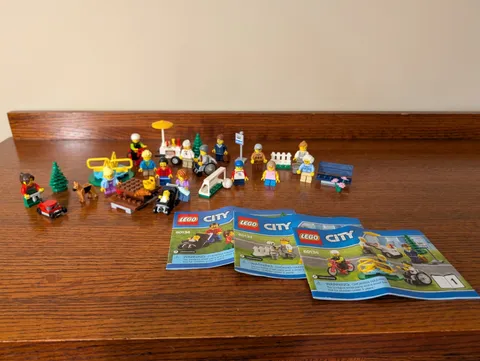LEGO Town: Fun in the Park - City People Pack, 60134 (Complete) 15 Minifigures
