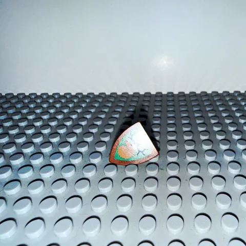 LEGO Minifigure Shield Part Brown Triangle with Green Print Plastic 1 Piece