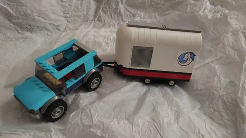 LEGO CITY 60327 Equestrian Horse Transporter Trailer and Truck Clean Miss Read..