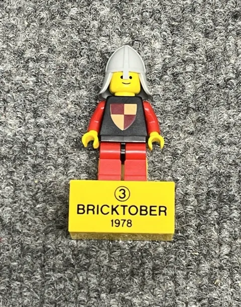 Lego Retro Knight Magnet Bricktober 2011 Minifigure