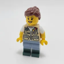 LEGO Fisherwoman minifigure idea030