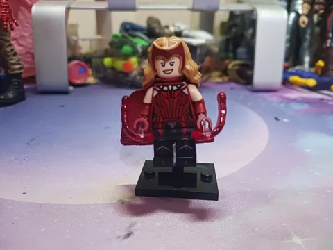 LEGO Marvel Studios Scarlet Witch Minifigure w/ Cape, Stand & Accessories 71031