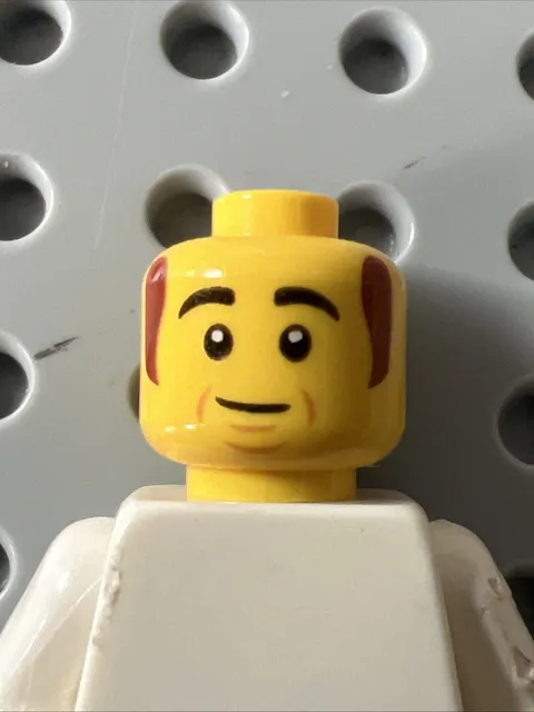 LEGO 3626pb2733 Head Black Thick Eyebrows Sideburns Cheek Lines Lopsided Grin