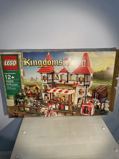 LEGO 10223: Kingdoms Joust(Box Open & Damaged)(Bags Good Condition Still Sealed)
