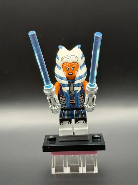 LEGO NEW Authentic Star Wars Ahsoka Tano Minifigure Lightsabers 75283 sw1096 b9)